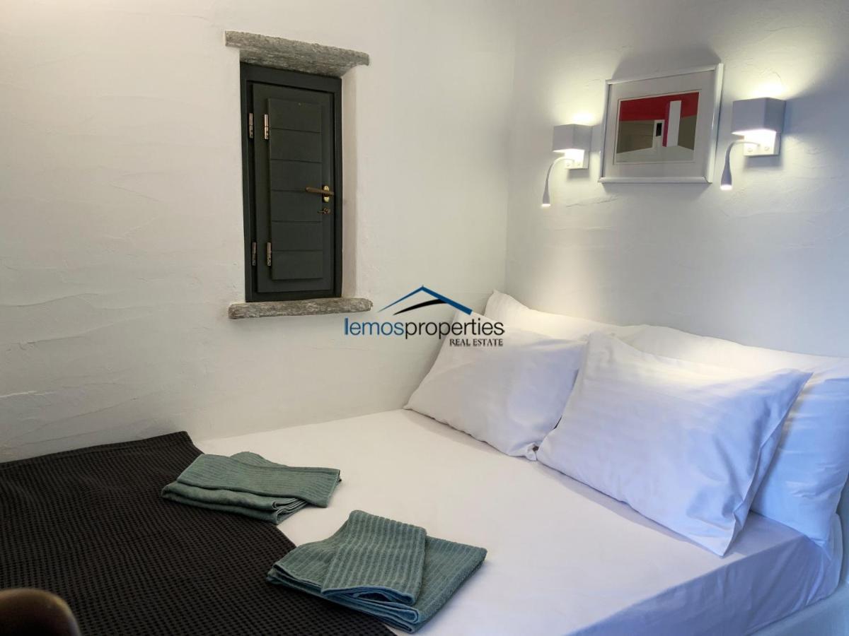 Aqua Blue, Only 100 Meters From The Beach Of Gialiskari Ioulis Bagian luar foto
